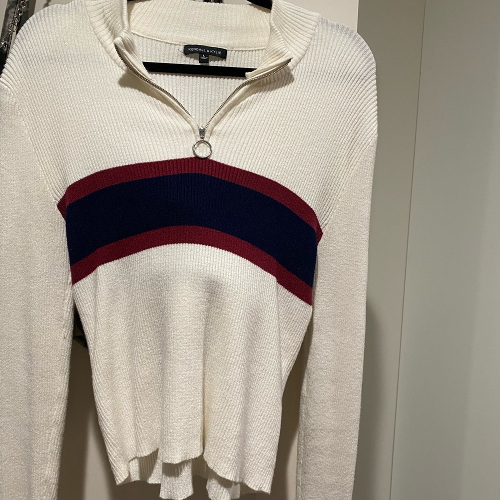 Kendall & Kylie sweater shirt